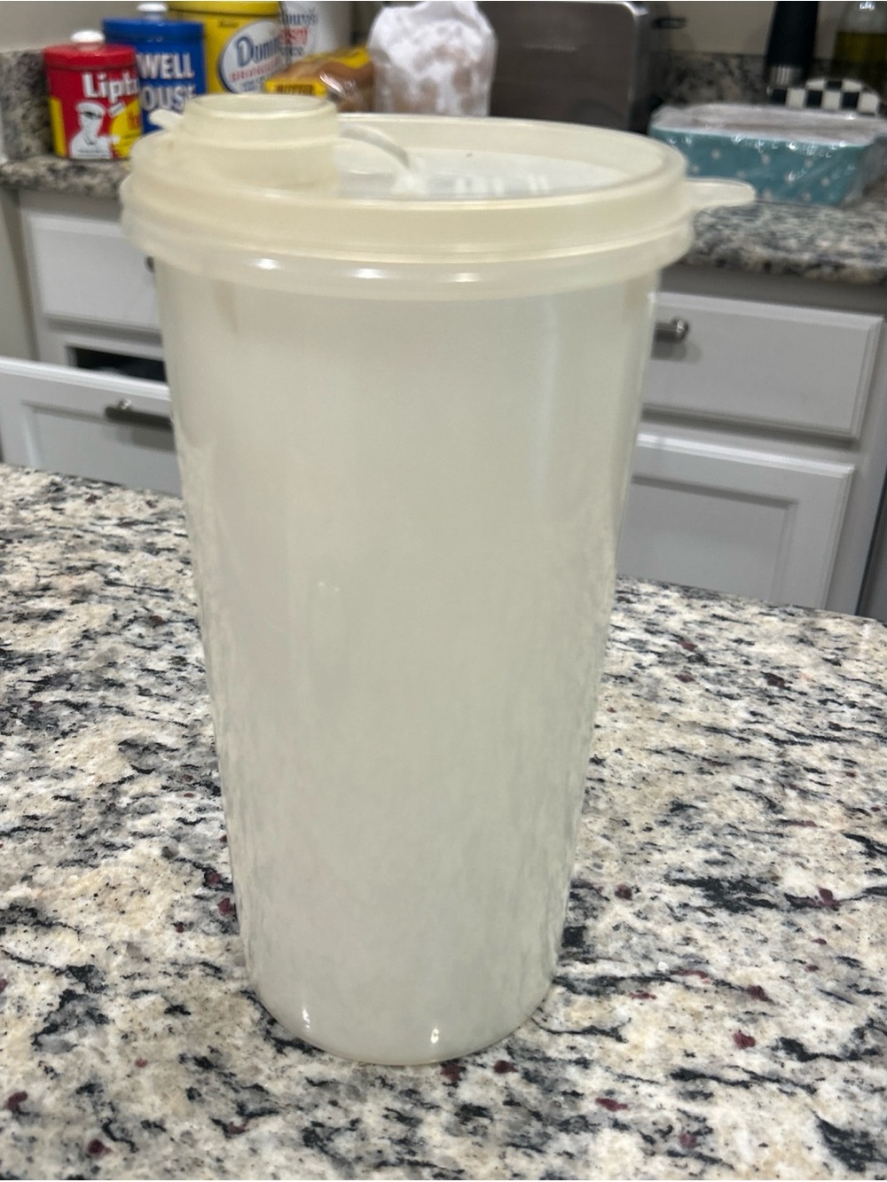 Vintage Tupperware Food Storage Container Clear Plastic Snap Lid 563-2